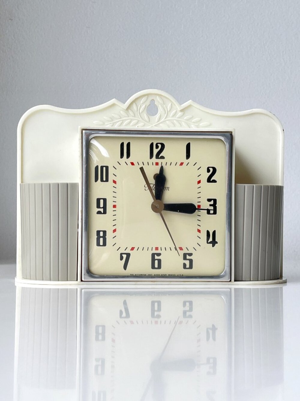 Vintage Mid Century Telechron White & Gray Ivy Electric Wall Desk Planter Clock